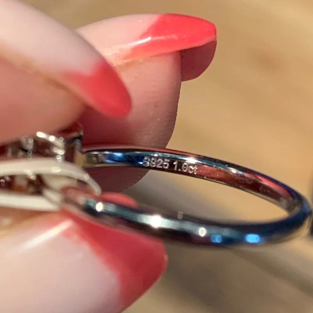 #116 Beautiful 1ct low setting princess cut Moissanite - Picture 5 of 6